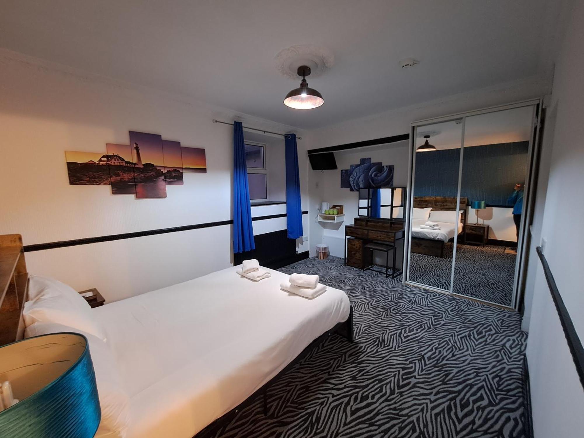 Boathouse Hotel Holyhead Esterno foto