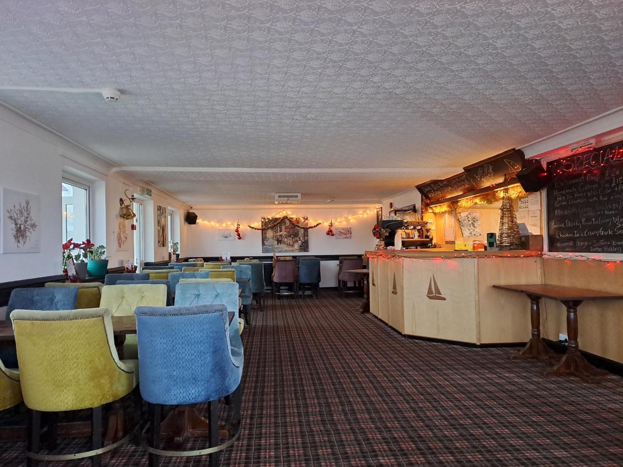 Boathouse Hotel Holyhead Esterno foto