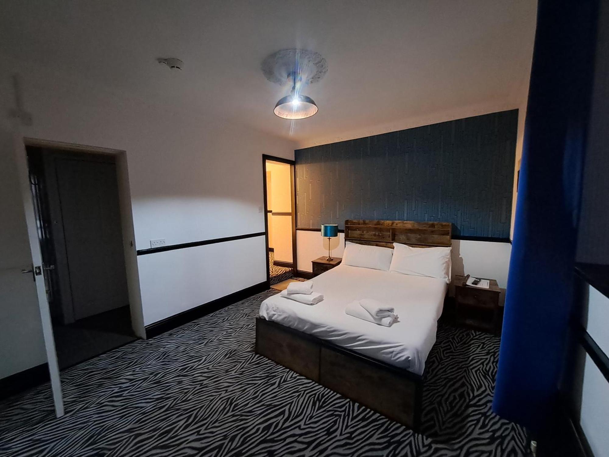 Boathouse Hotel Holyhead Esterno foto