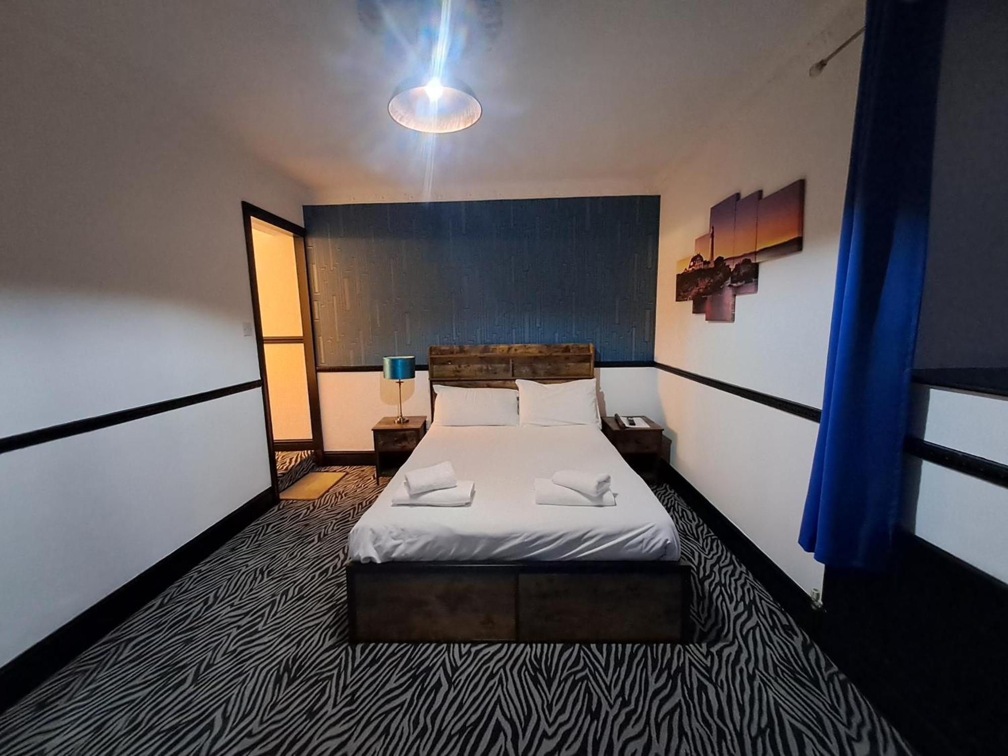 Boathouse Hotel Holyhead Esterno foto