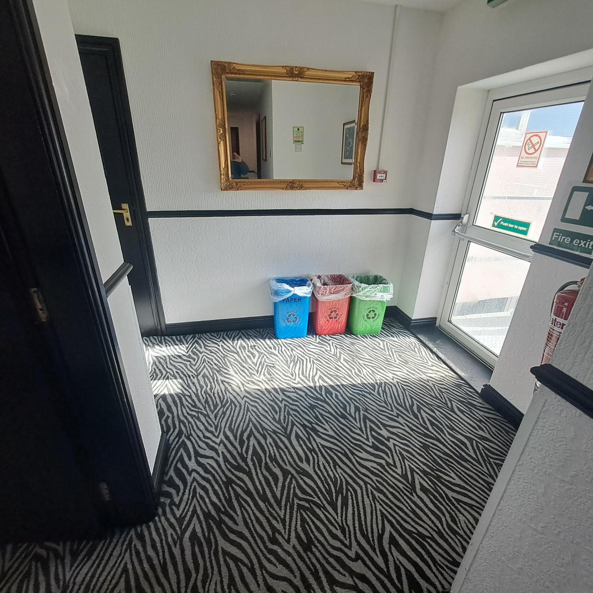 Boathouse Hotel Holyhead Esterno foto