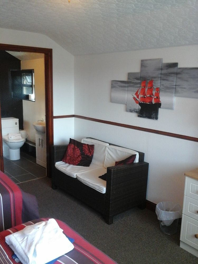 Boathouse Hotel Holyhead Esterno foto
