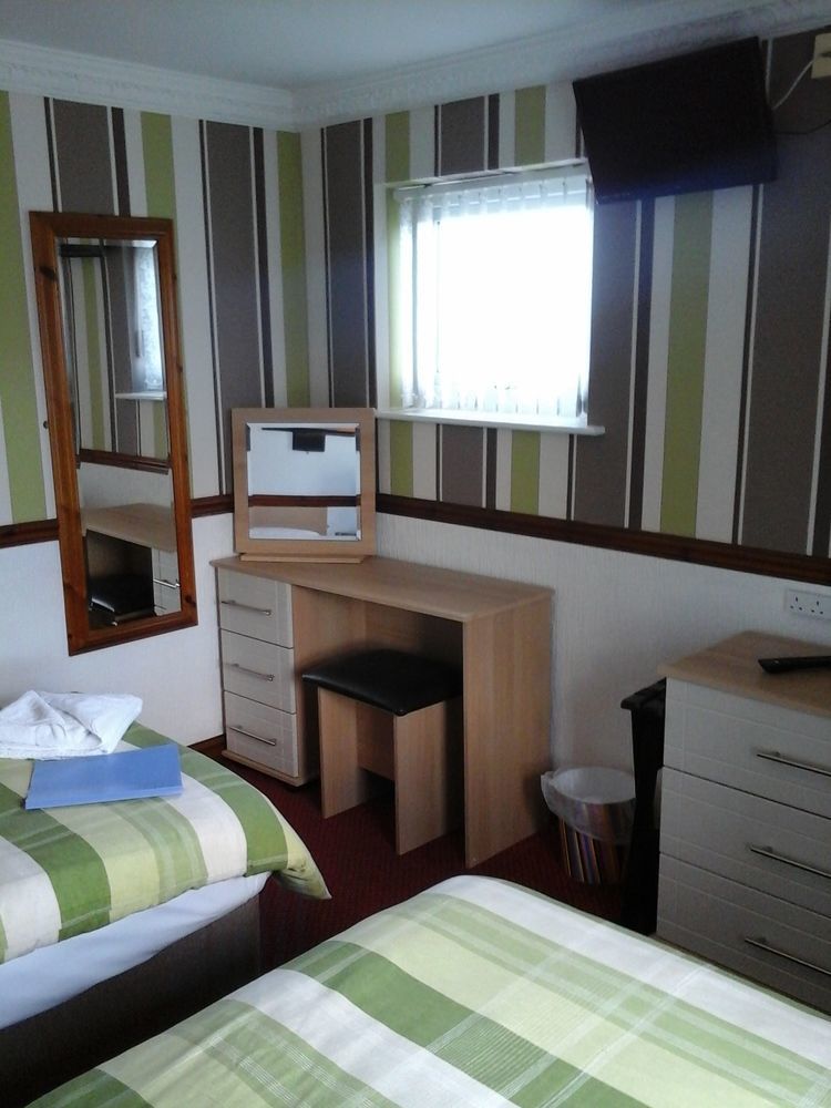 Boathouse Hotel Holyhead Esterno foto